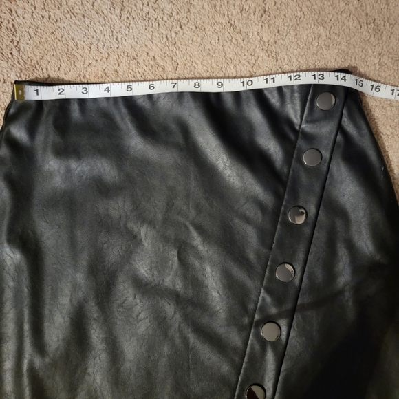 INC black faux leather mini skirt with sleek metallic buttons, size small, NWOT - Picture 3 of 7